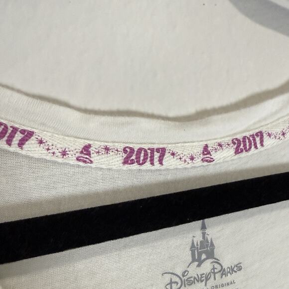 Disney Parks 2017 Cinderella Castle Graphic Tee Rhinestones Women’s Small USA - Picture 8 of 13